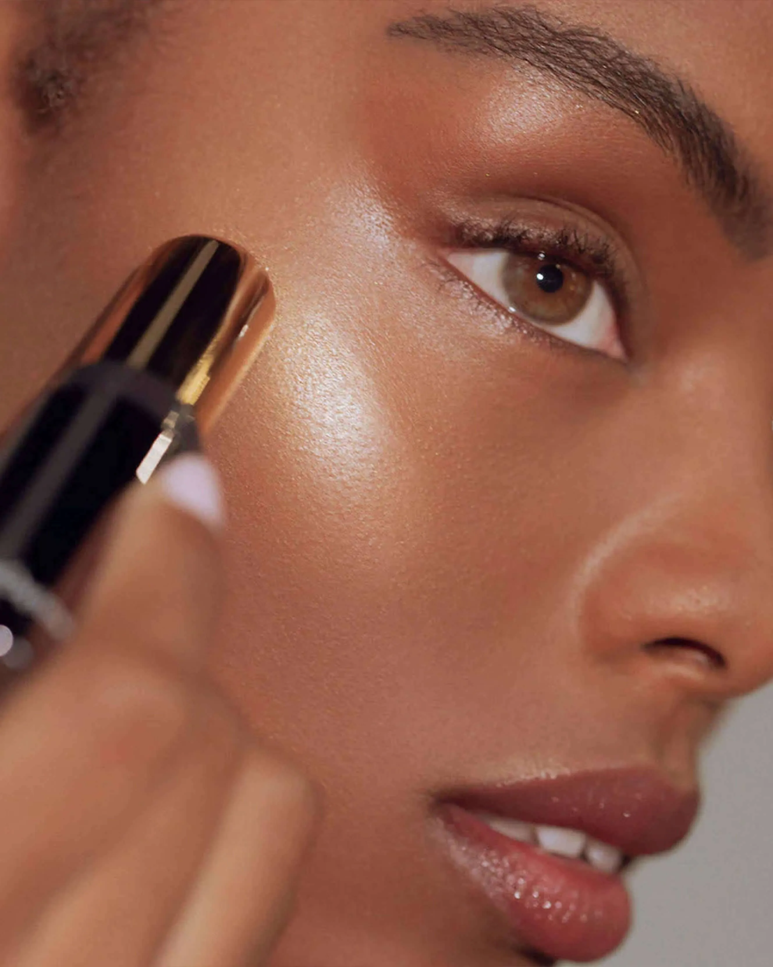RÓGLOW Skin Stick Highlighter